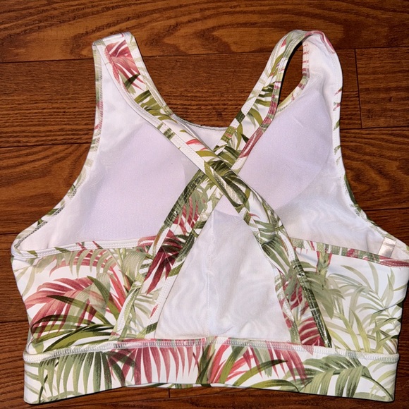 Workout Outfit - Picture 6 of 10